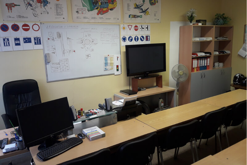 Učebna autoškoly v Brně