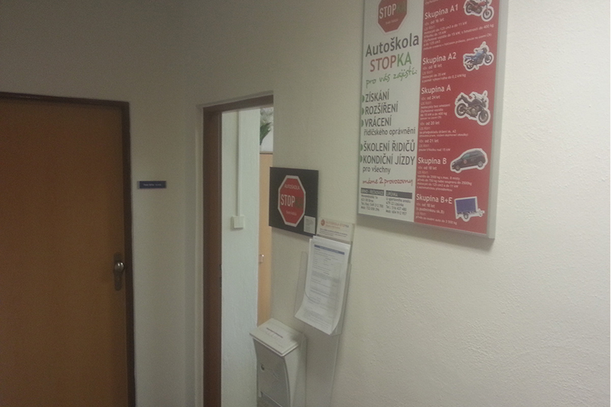 Učebna autoškoly v Brně